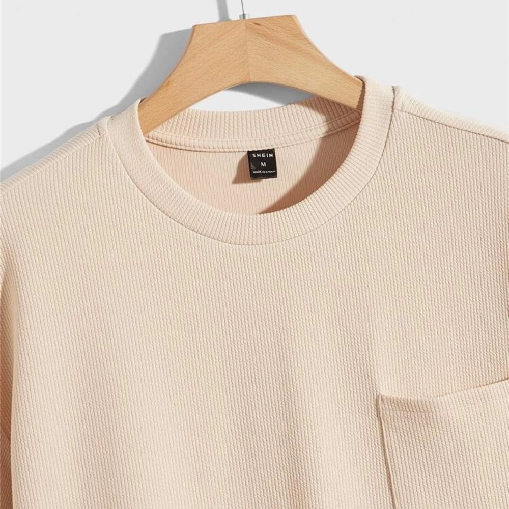 Manfinity Men Patched Pocket Drop Shoulder
Tee